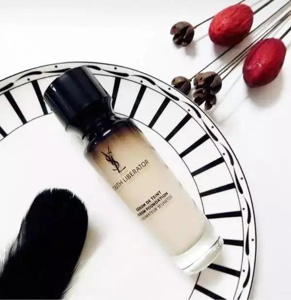 ysl羽毛恒久粉底液b20,ysl粉底液逆龄超模