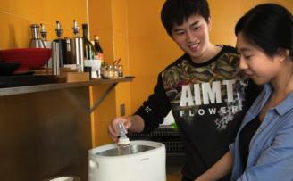 独占“智能硬件＋母婴”两个风口，哈密瓜科技靠帮妈妈们“清洗奶瓶”获得千万元天使轮融资！