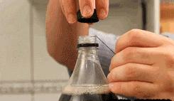 明天愚人节|小财送你办公室整蛊全攻略，对不起了，领导！