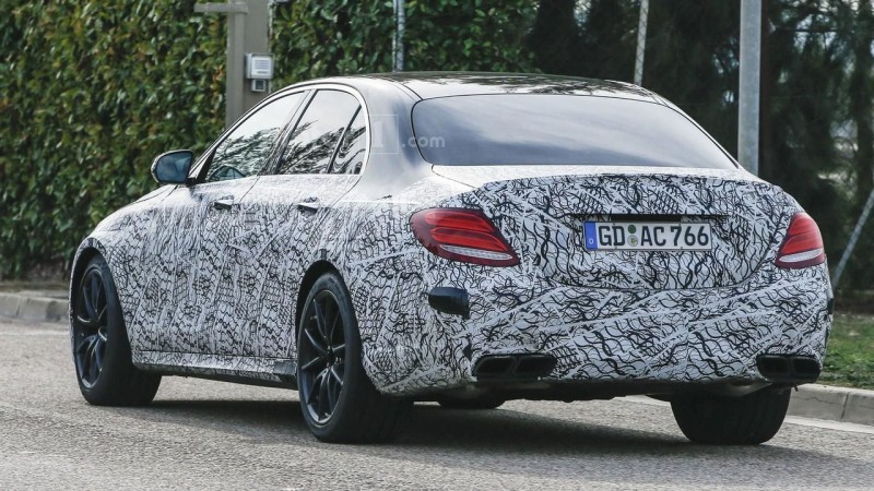 车闻联播伪装不撤，“友谊的小船说翻就翻”！