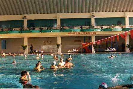 昆明呈贡区游泳馆游泳价格表,昆明游泳馆在什么地点