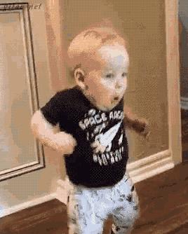 本溪的亲戚们，俺们要出国了，你有啥要带的没？