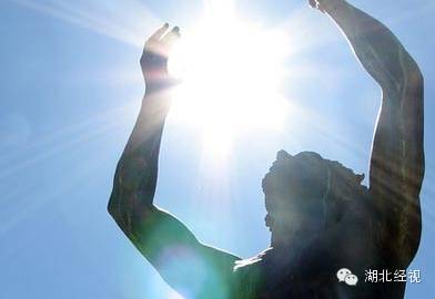 嘴唇肿块是癌症的前兆,嘴唇旁边长一个肿瘤怎么办