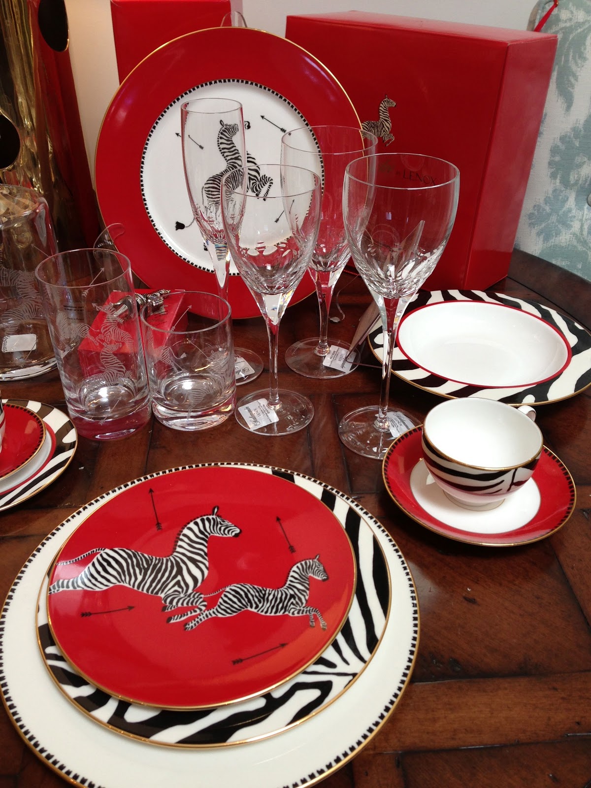 “china”这点事儿：有钱人都在用什么喝茶？