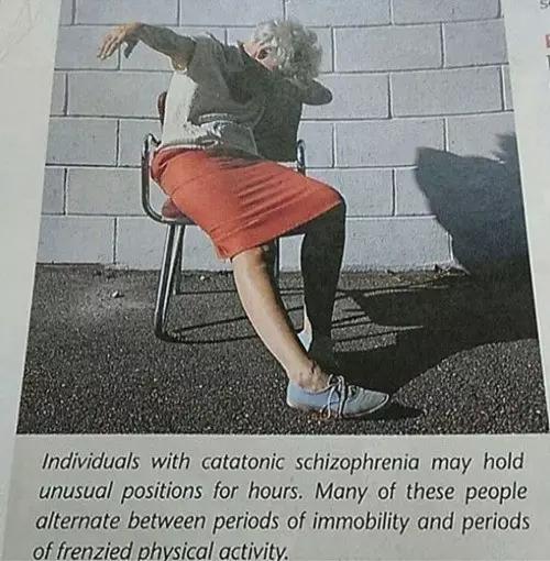 近期爆火氛围感拍照姿势,团队拍照的姿势大全