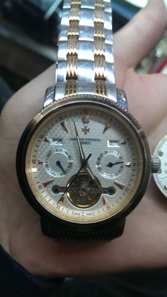 高端复刻表能看出来假的吗 (几百块的复刻表是真的吗)