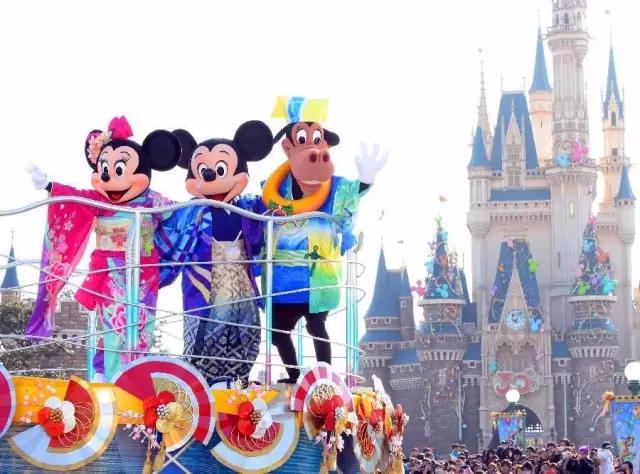 曼莉专栏｜葡萄*妞小**随妈游日本