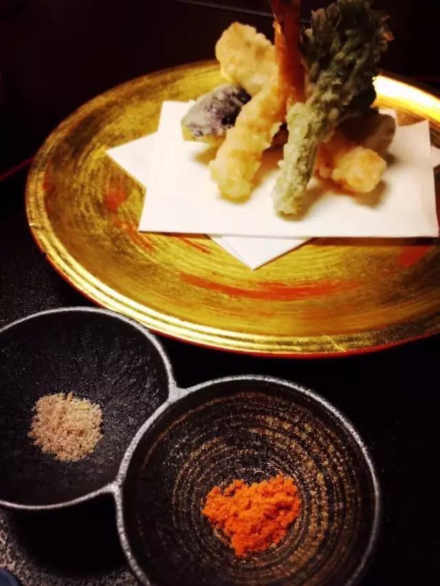 曼莉专栏｜葡萄*妞小**随妈游日本