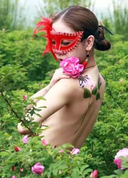 赏玫瑰摘西瓜这个假期有福喽