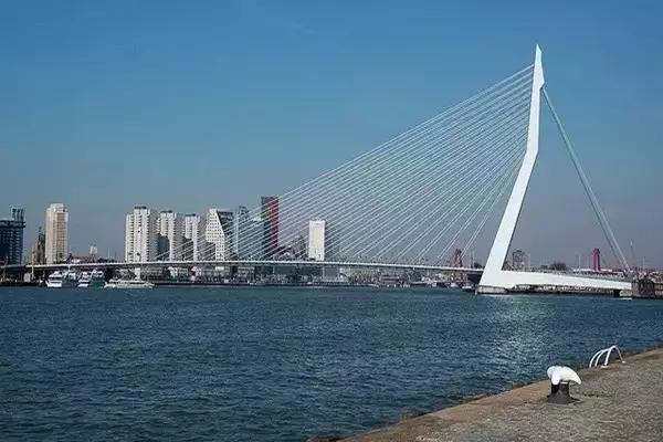 出境旅游需要身份证,出国游玩身份证办理