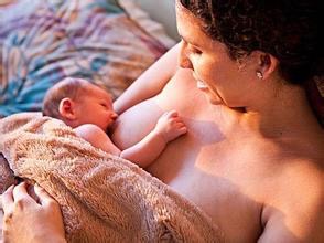 生理性奶涨到底是热敷还是冷敷,新妈妈奶涨疼有什么解决办法