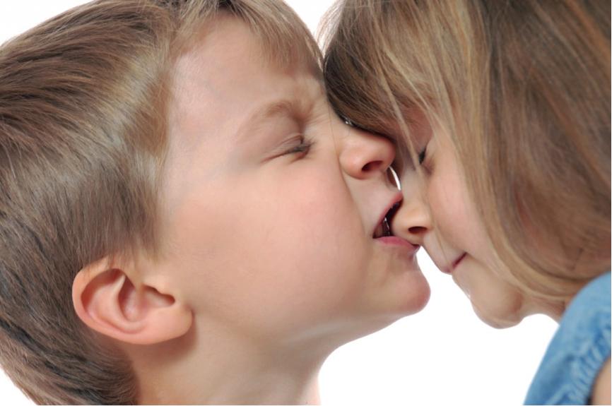 孩子在幼儿园受欺负了家长怎么做,宝宝幼儿园被欺负家长正确做法