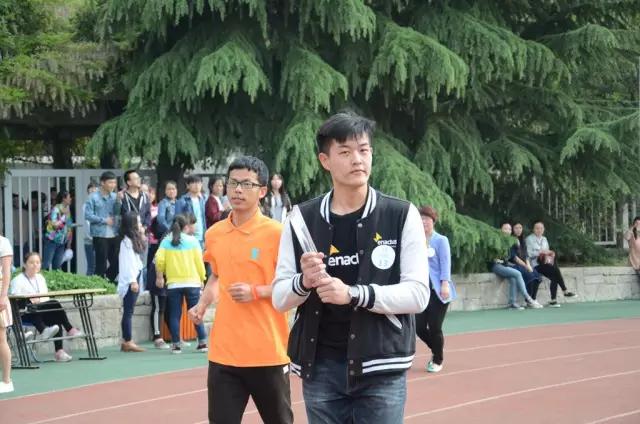 欧亚运动会开幕式啦啦操,大型无人机表演万人齐聚