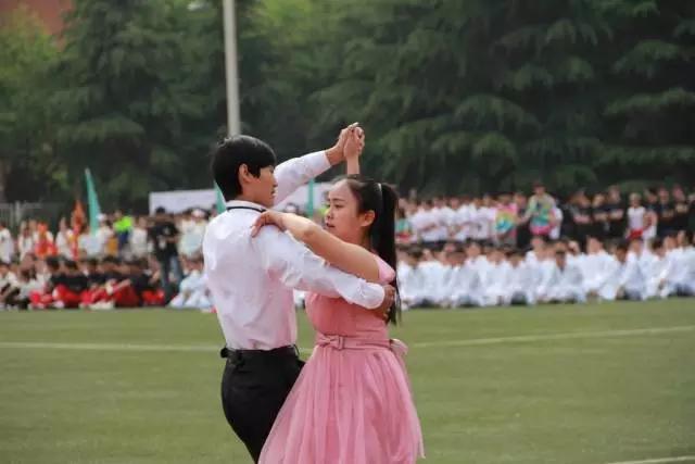 欧亚运动会开幕式啦啦操,大型无人机表演万人齐聚