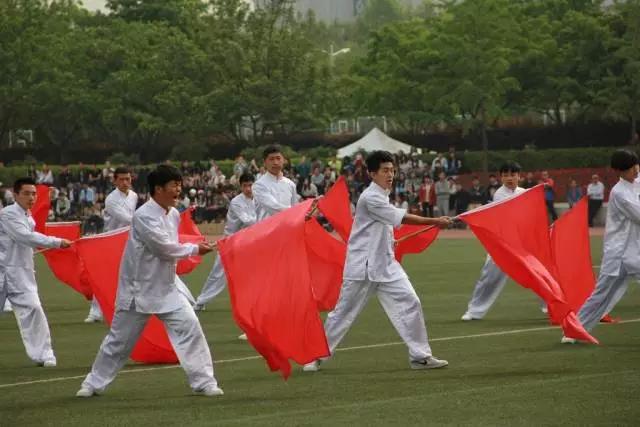 欧亚运动会开幕式啦啦操,大型无人机表演万人齐聚