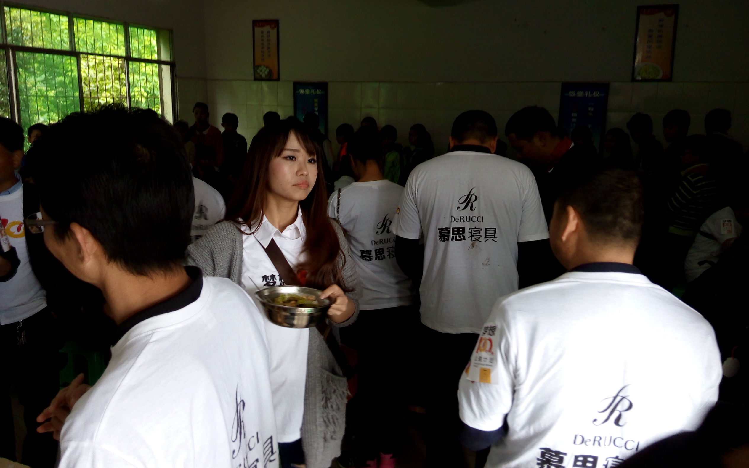 梦想100分公益计划走进遵义亚洲足球先生郑智为孩子加油鼓劲