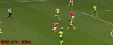 把球传进球门实拍,把球传进球门最完美gif