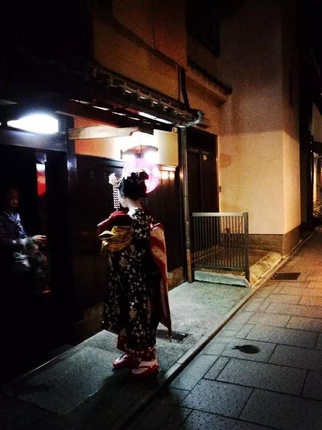 曼莉专栏｜葡萄*妞小**随妈游日本