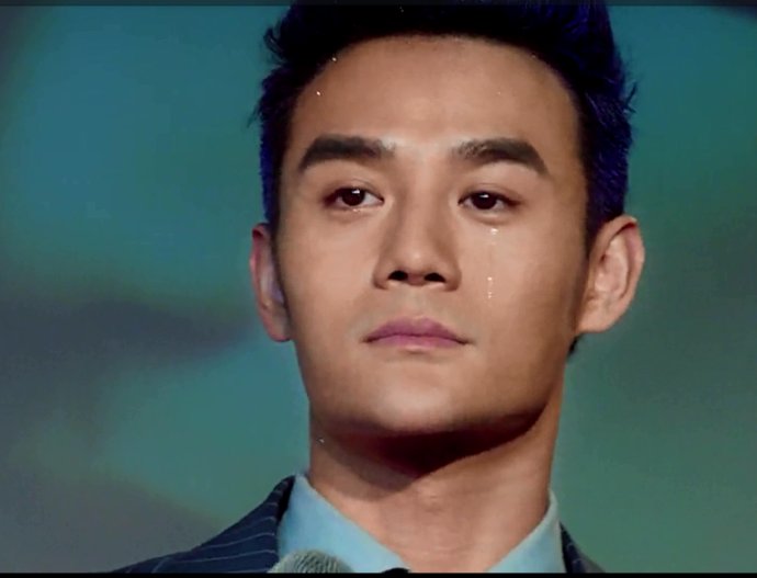 王凯一个明明可以考脸吃饭的人却偏偏要靠演技和才华来征服观众