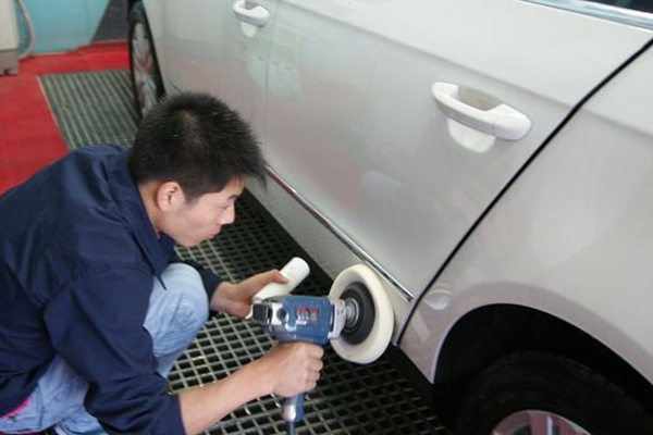 新车车漆变黑了怎么办,汽车车漆发黑是怎么回事