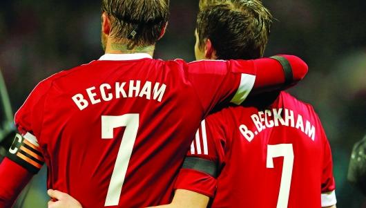 19年世界足球先生颁奖典礼,23年世界足球先生颁奖典礼