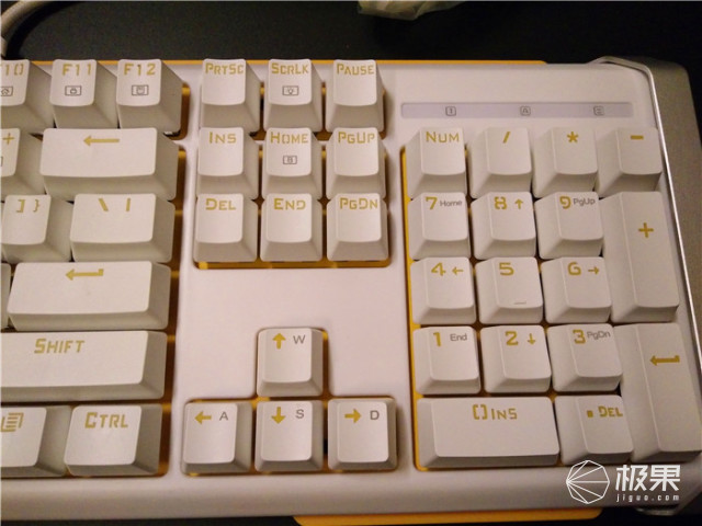 我生活工作中的白马王子，612机械键盘体验