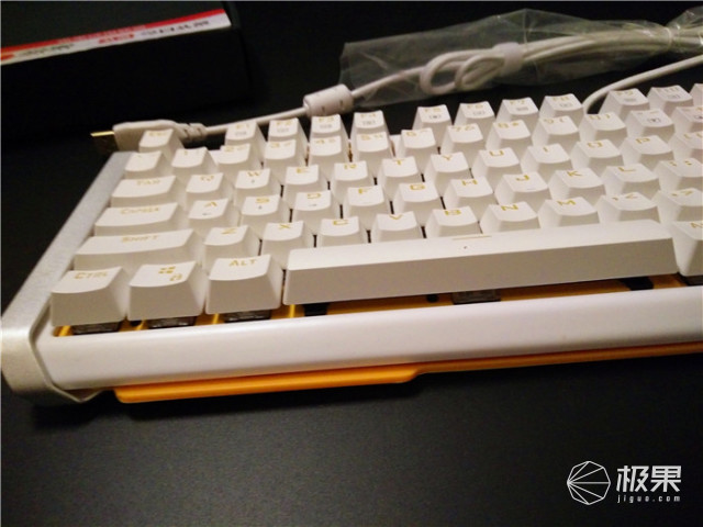 我生活工作中的白马王子，612机械键盘体验