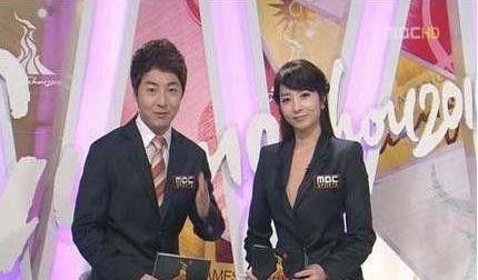 豪放女主持*光春**外泄:衣不遮体当众裸露!