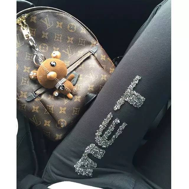 “半小时遇到4个同款”|留学生撞包大调查