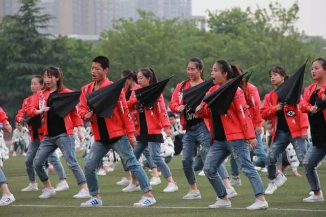 欧亚运动会开幕式啦啦操,大型无人机表演万人齐聚