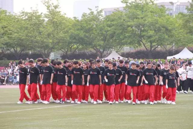 欧亚运动会开幕式啦啦操,大型无人机表演万人齐聚