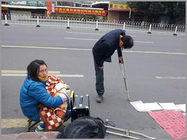 乞讨还是行骗？在望京遇到这俩人，别轻易掏钱