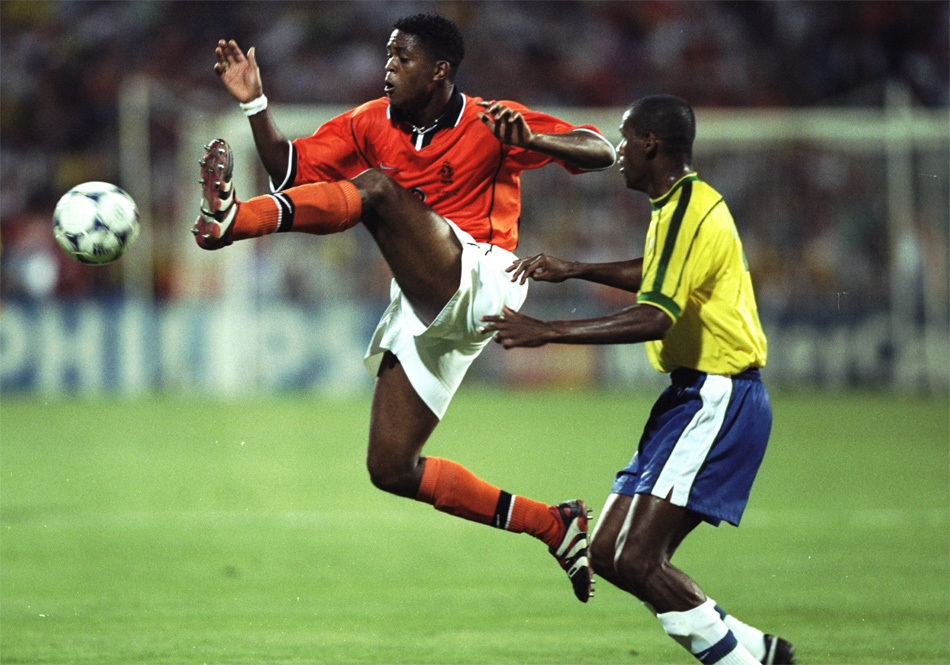 18岁一球成名却麻烦缠身他曾是最接近“外星人”的地球前锋