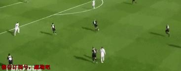 叹为观止的足球花式,足坛那些神来之笔的高能过人瞬间