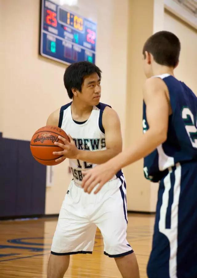 詹姆斯高中比赛50分,詹姆斯经典对决科比