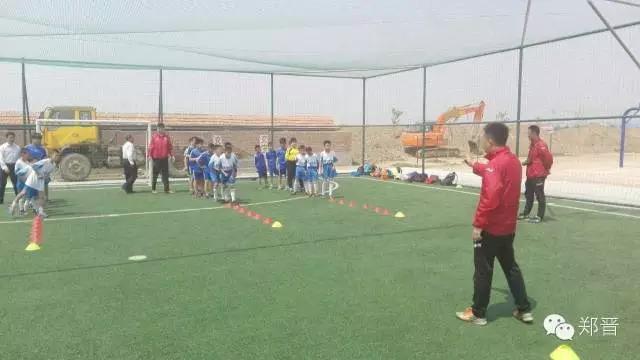 足球俱乐部校园公益活动,校园足球公益训练