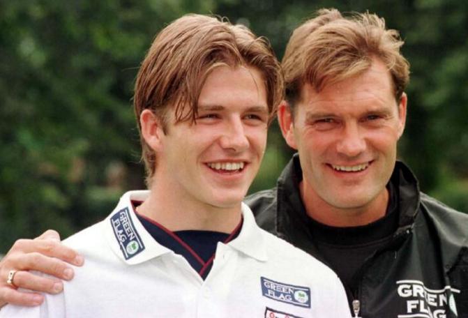 19年世界足球先生颁奖典礼,23年世界足球先生颁奖典礼