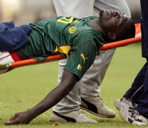 铁汉柔情，足球场上那些让你落泪的瞬间