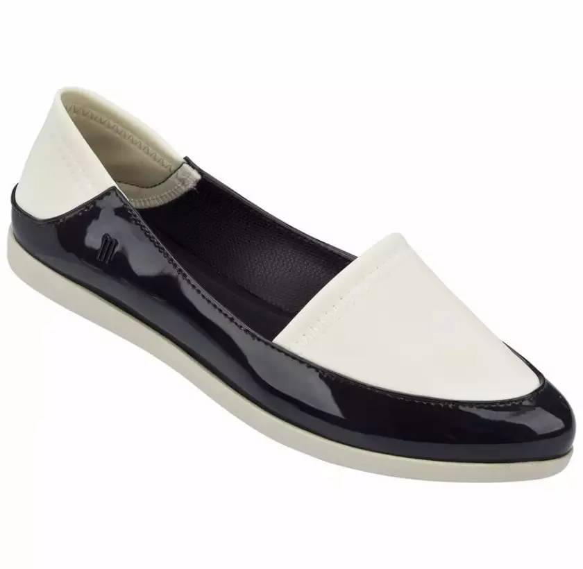 下雨天怎么能没有一双雨靴 (下雨天有必要穿雨靴吗)