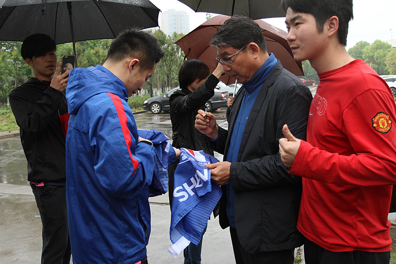 徐根宝十年磨一剑经验,回顾足球教父徐根宝的足球生涯