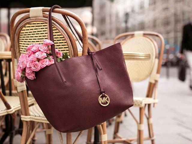 “半小时遇到4个同款”|留学生撞包大调查