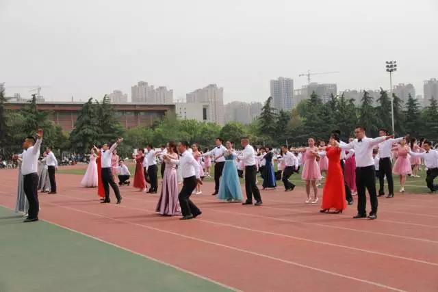 欧亚运动会开幕式啦啦操,大型无人机表演万人齐聚