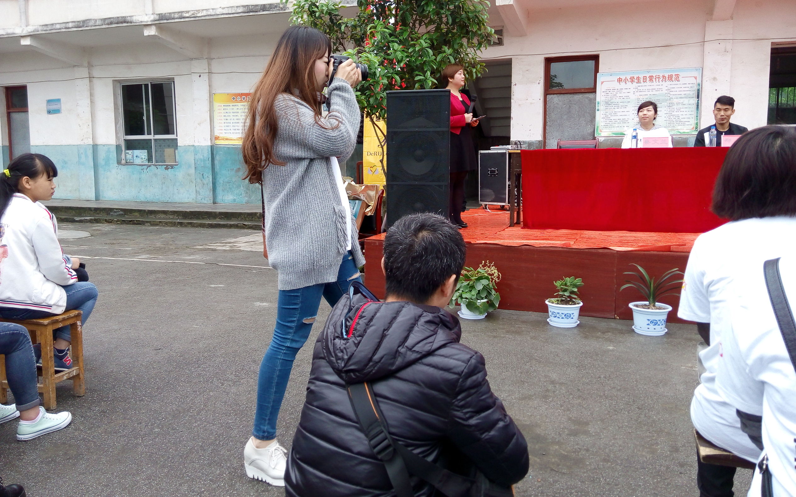 梦想100分公益计划走进遵义亚洲足球先生郑智为孩子加油鼓劲