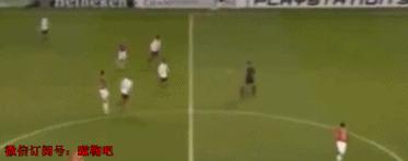 把球传进球门实拍,把球传进球门最完美gif