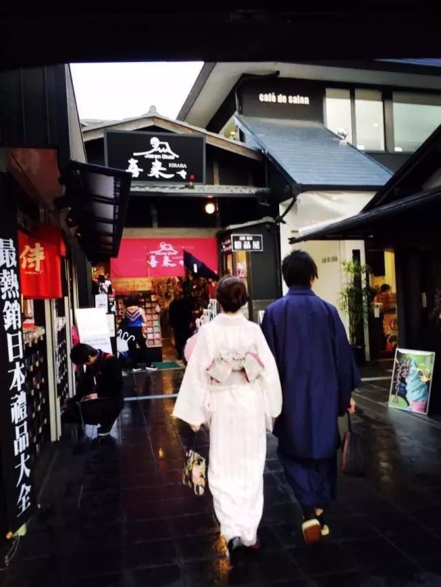 曼莉专栏｜葡萄*妞小**随妈游日本