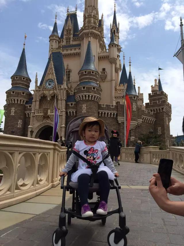 曼莉专栏｜葡萄*妞小**随妈游日本