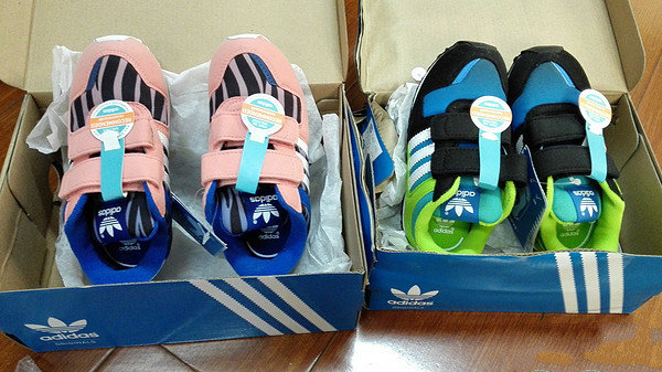 阿迪达斯贝壳毛毛鞋,大童鞋毛毛虫鞋新百伦