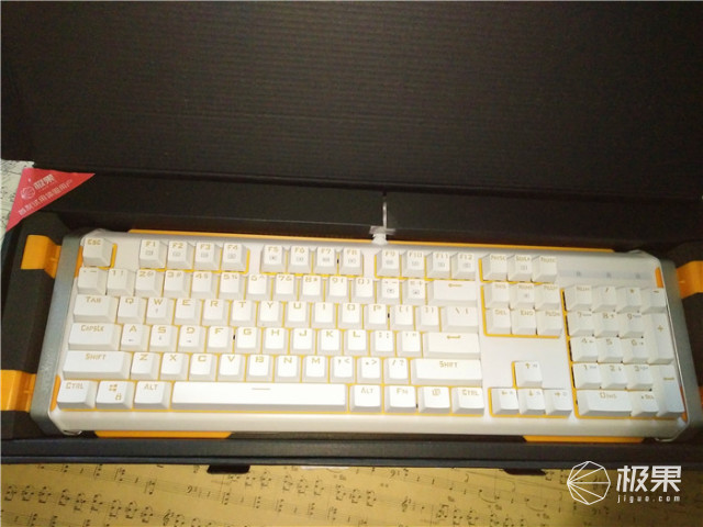 我生活工作中的白马王子，612机械键盘体验