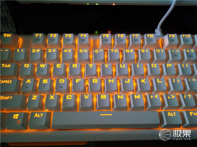 我生活工作中的白马王子，612机械键盘体验