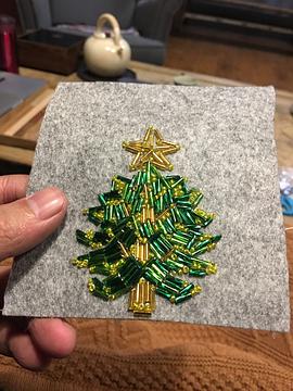 如何做个电子版圣诞树,用报纸做圣诞树